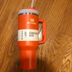 New/ Stanley tumbler-40oz in Orange
